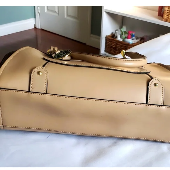 London Fog Purse - Picture 7 of 7